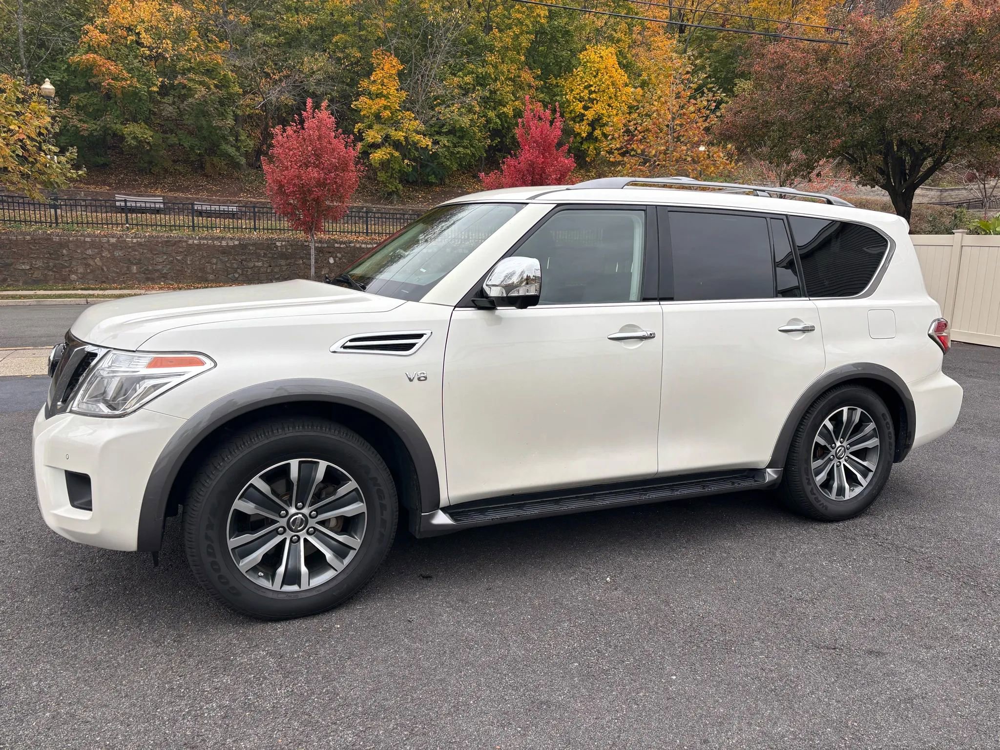 Used 2019 Nissan Armada SL w/ Premium Package image 3