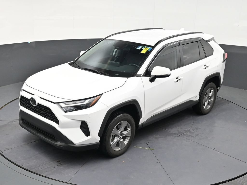 Used 2025 Toyota RAV4 XLE w/ Weather Package AWD/4WD image 12
