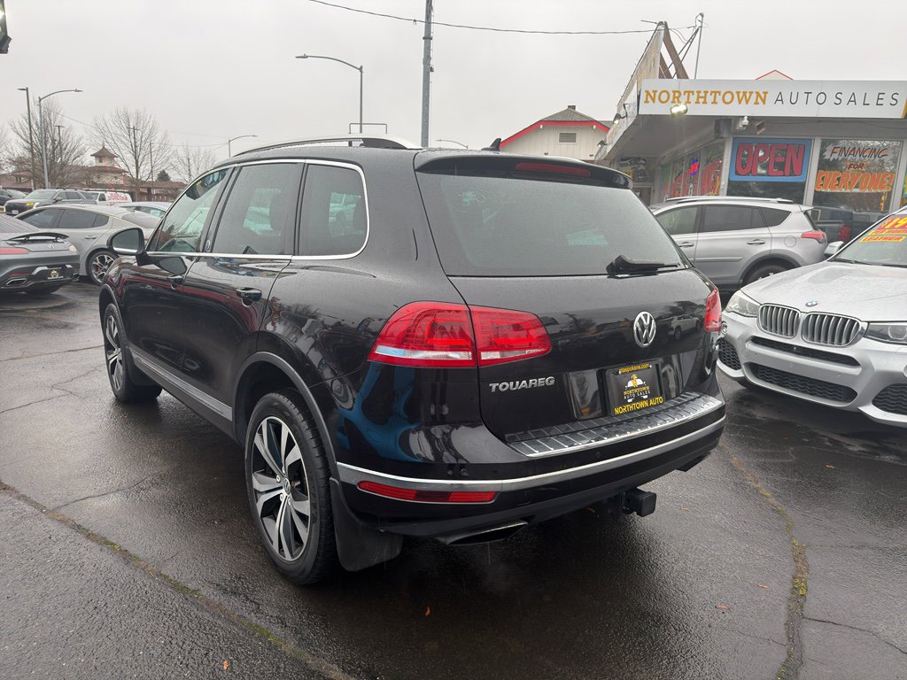 Used 2017 Volkswagen Touareg Wolfsburg Edition image 5
