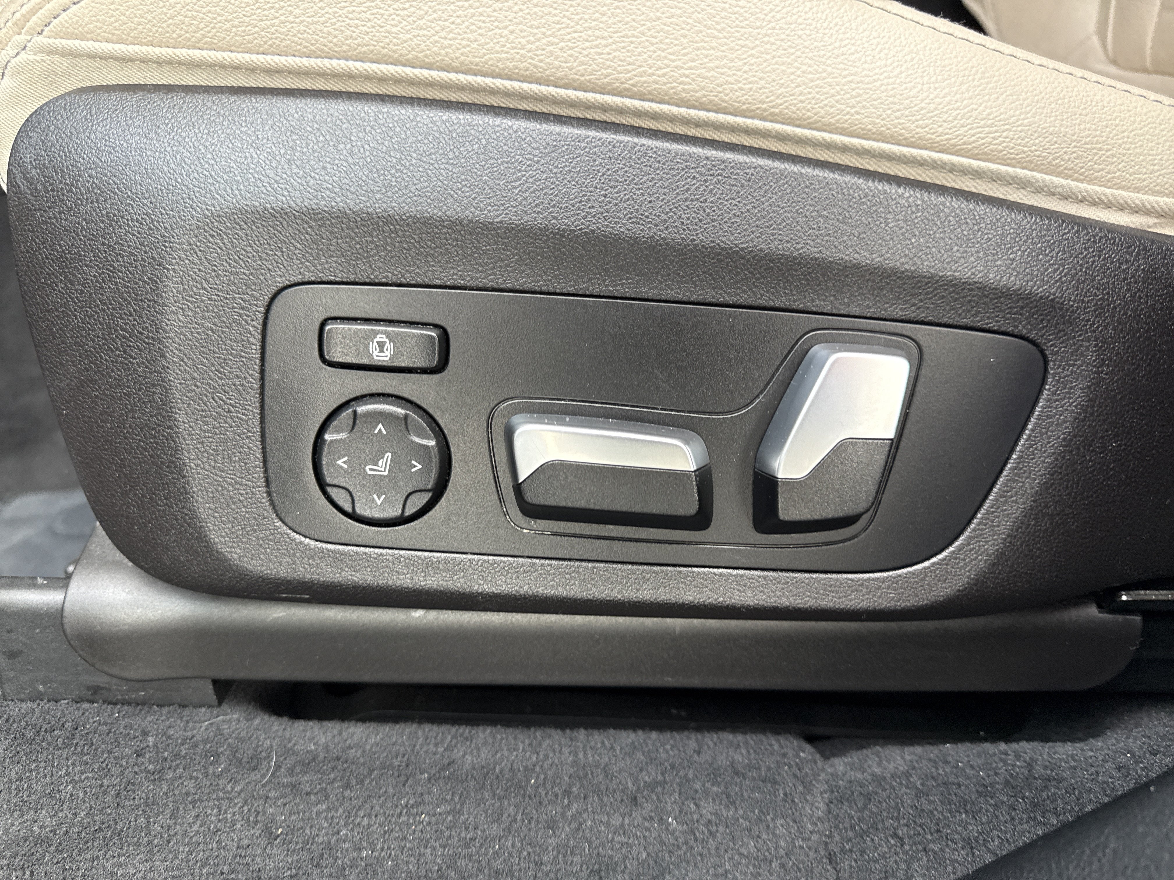Used 2019 BMW X3 sDrive30i w/ Convenience Package RWD image 18