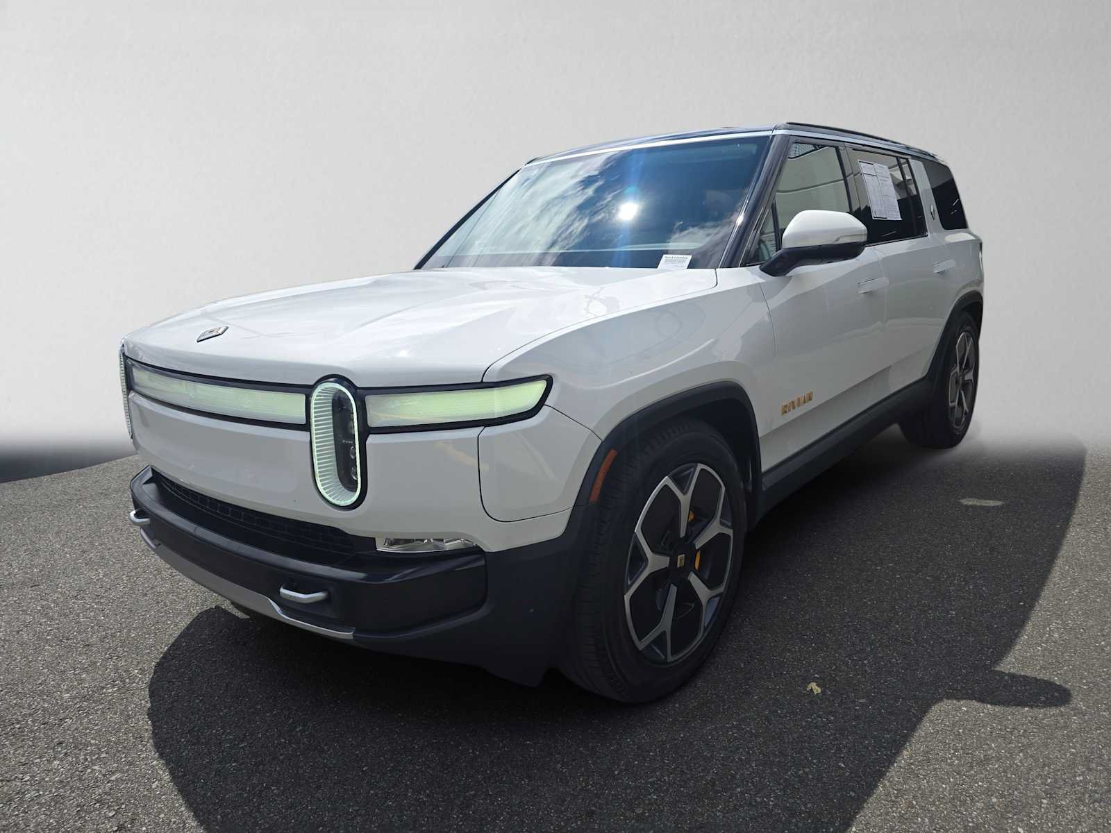 Used 2024 Rivian R1S Adventure AWD/4WD image 7