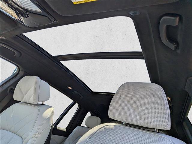 Used 2025 BMW X7 xDrive40i AWD/4WD image 16