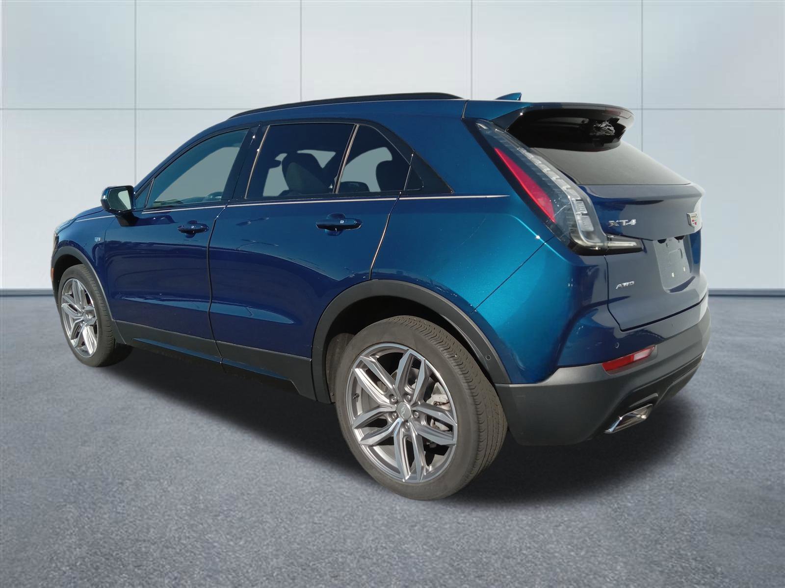 Used 2019 Cadillac XT4 Sport AWD/4WD image 3