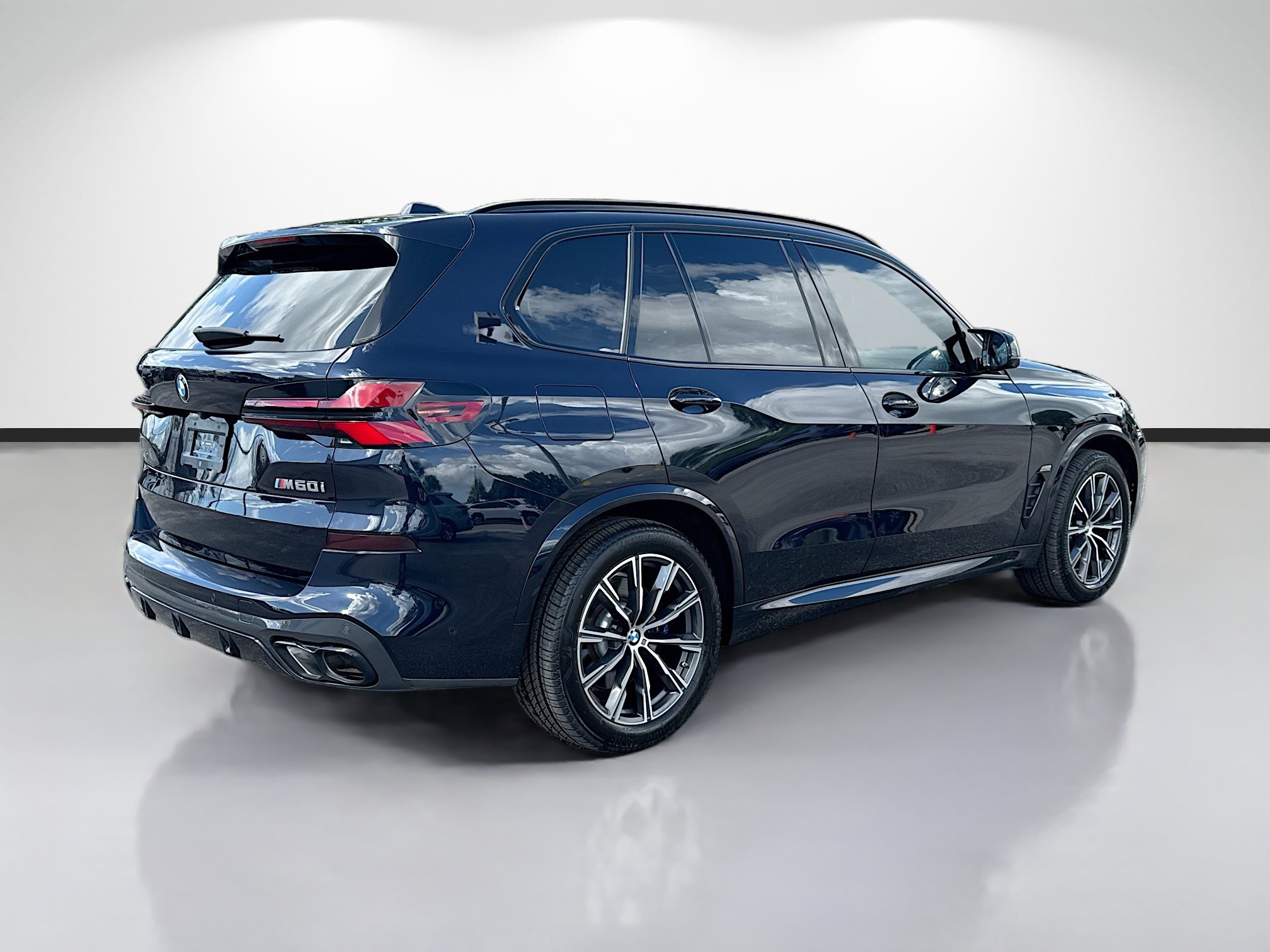 Used 2024 BMW X5 M60i w/ Executive Package AWD/4WD image 5