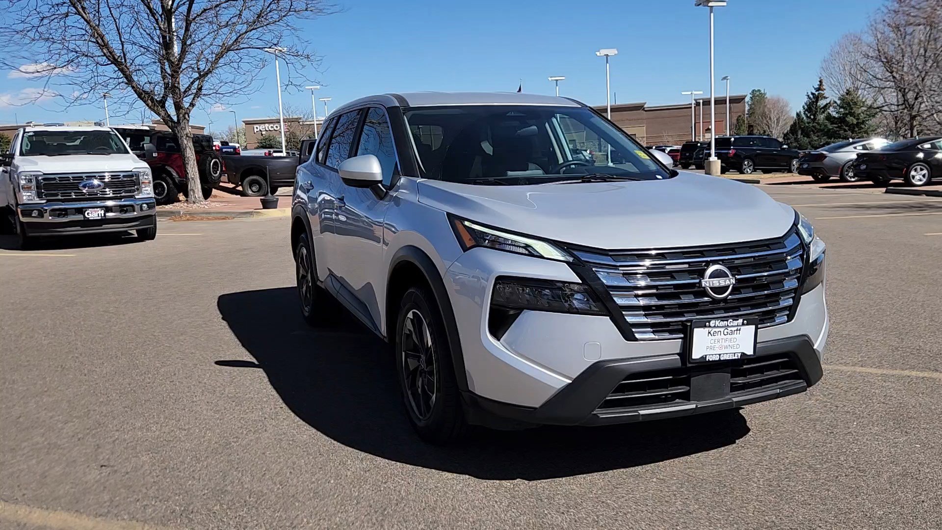 Used 2025 Nissan Rogue SV image 5