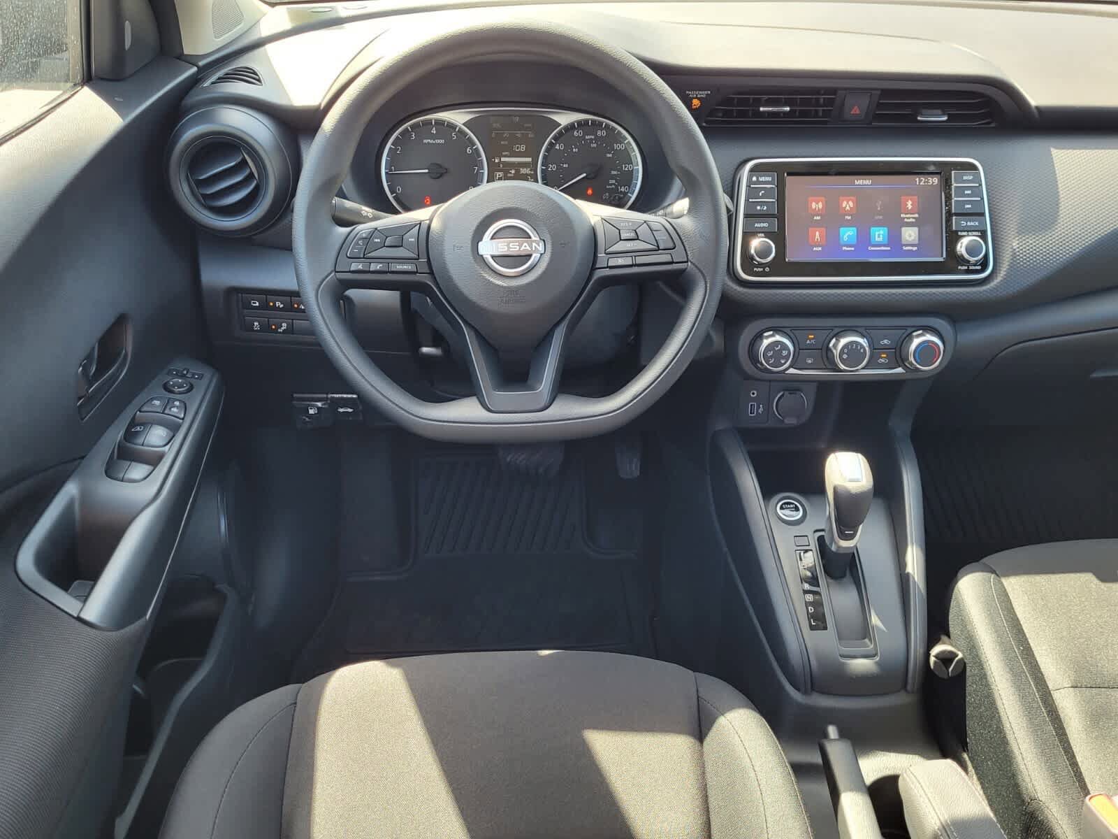 New 2025 Nissan Kicks Play S image 5
