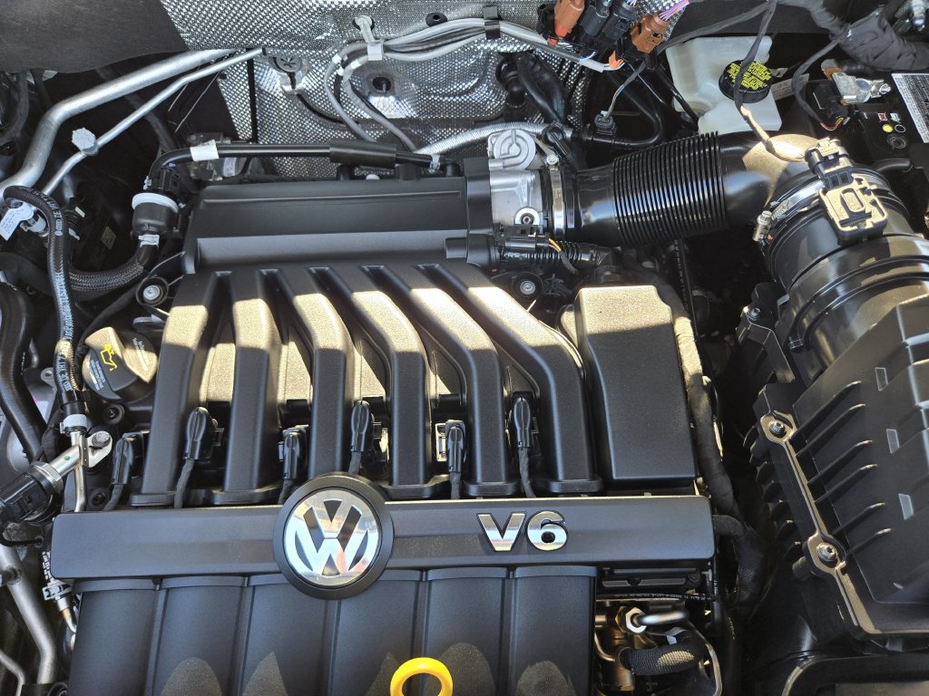 Used 2023 Volkswagen Atlas Cross Sport SEL AWD/4WD image 28