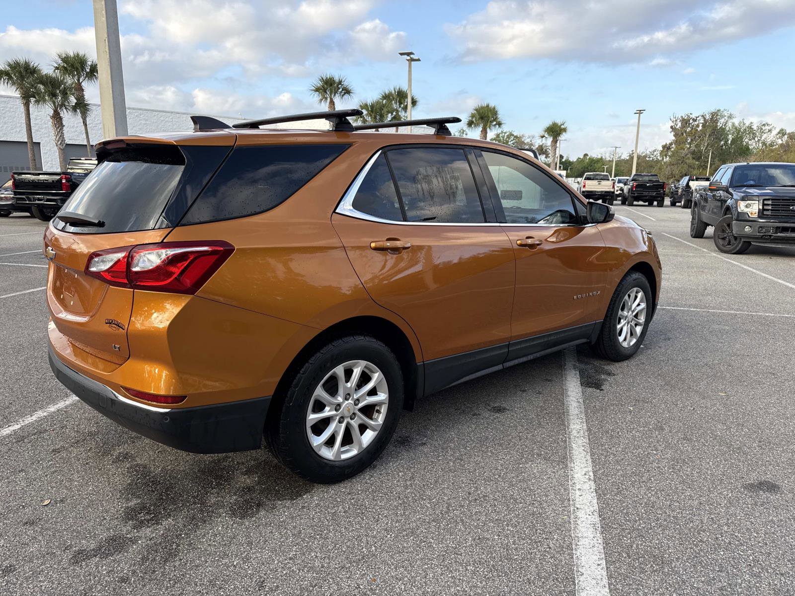 Used 2018 Chevrolet Equinox LT image 3
