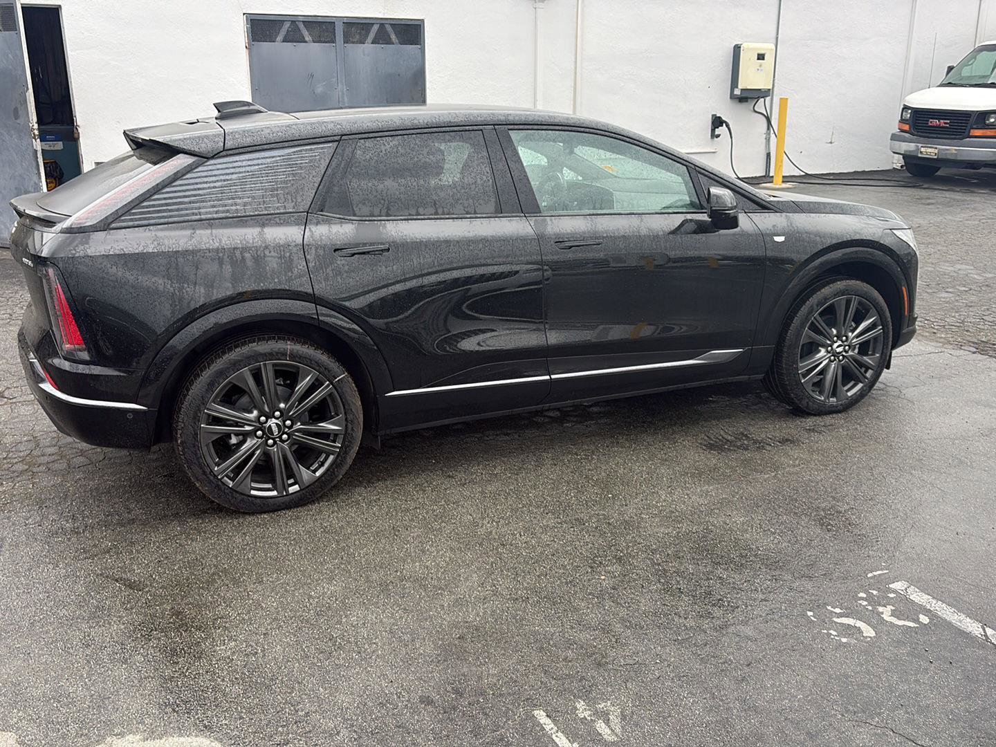 Used 2025 Cadillac Optiq Sport 2 image 3