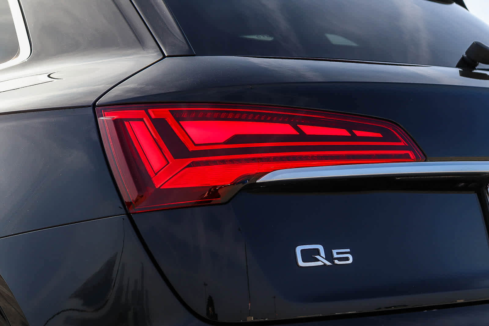 Used 2023 Audi Q5 2.0T Premium w/ Convenience Package image 12