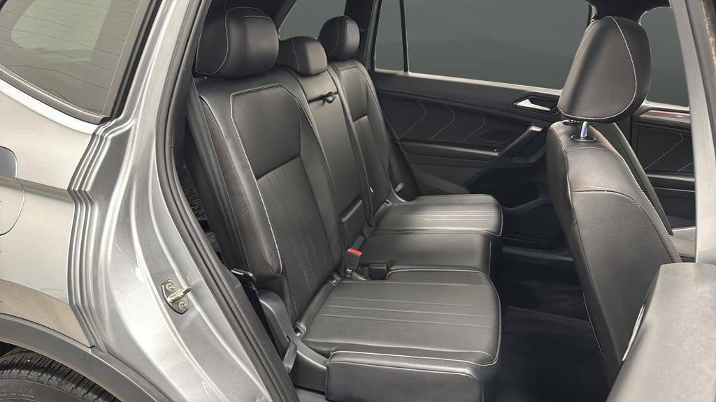 Used 2022 Volkswagen Tiguan SE R-Line image 26