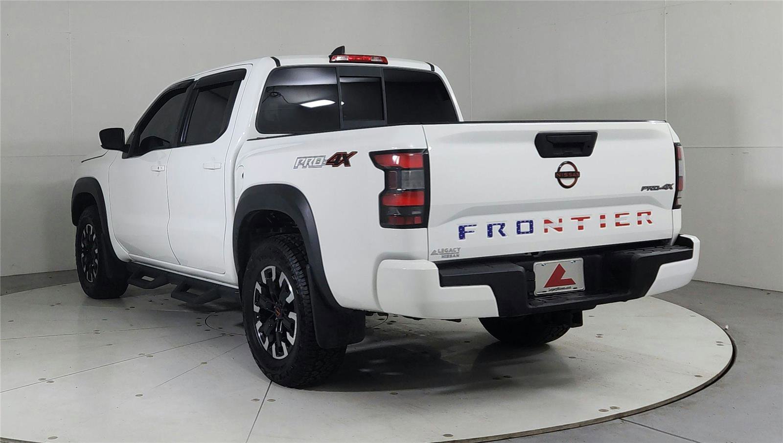 Used 2022 Nissan Frontier PRO-4X w/ Off-Road Protection Package image 5