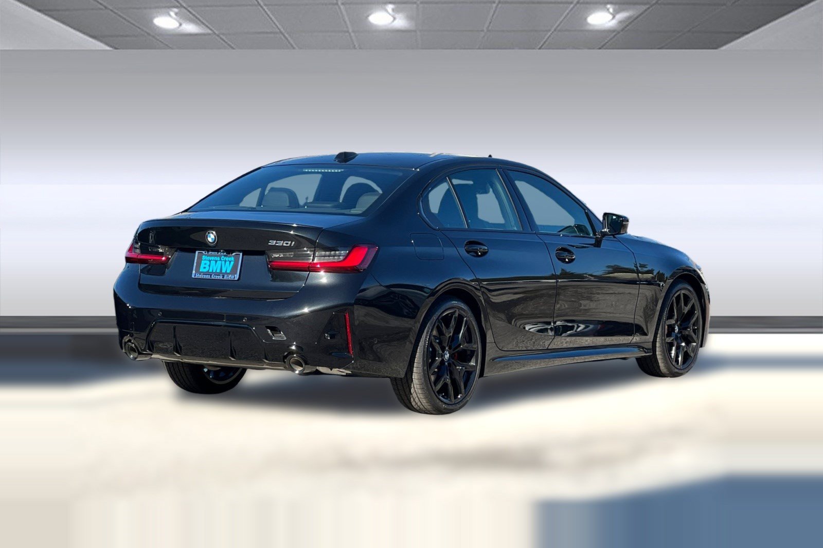 Used 2026 BMW 330i Sedan w/ M Sport Package RWD image 8