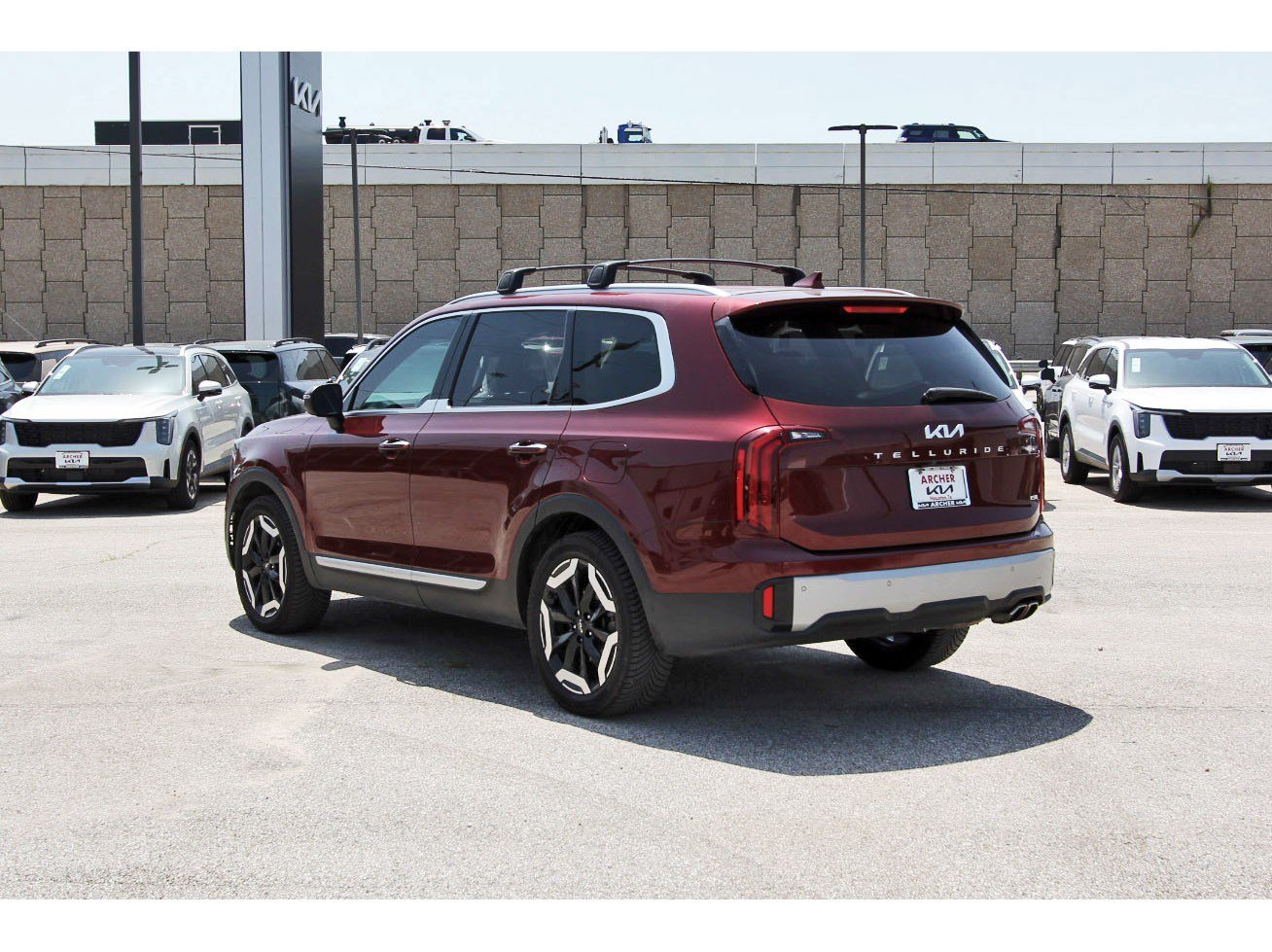 Certified 2023 Kia Telluride S w/ S Sunroof Package AWD/4WD image 5