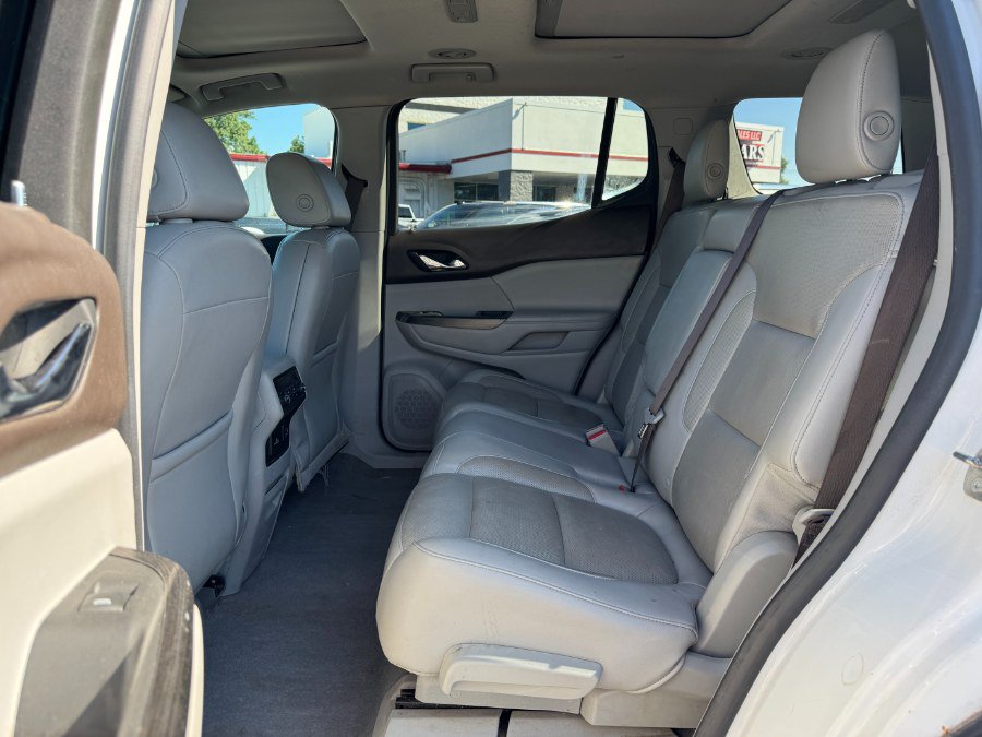 Used 2017 GMC Acadia SLT AWD/4WD image 16