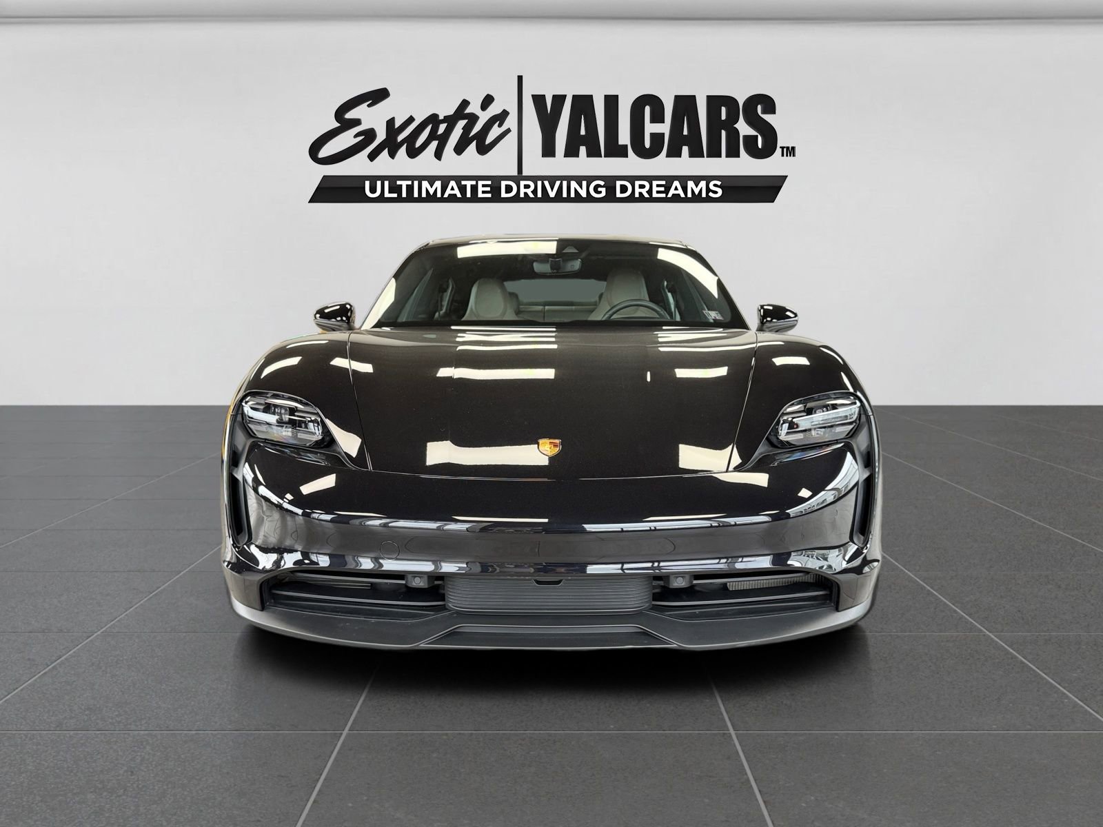 Used 2022 Porsche Taycan image 8