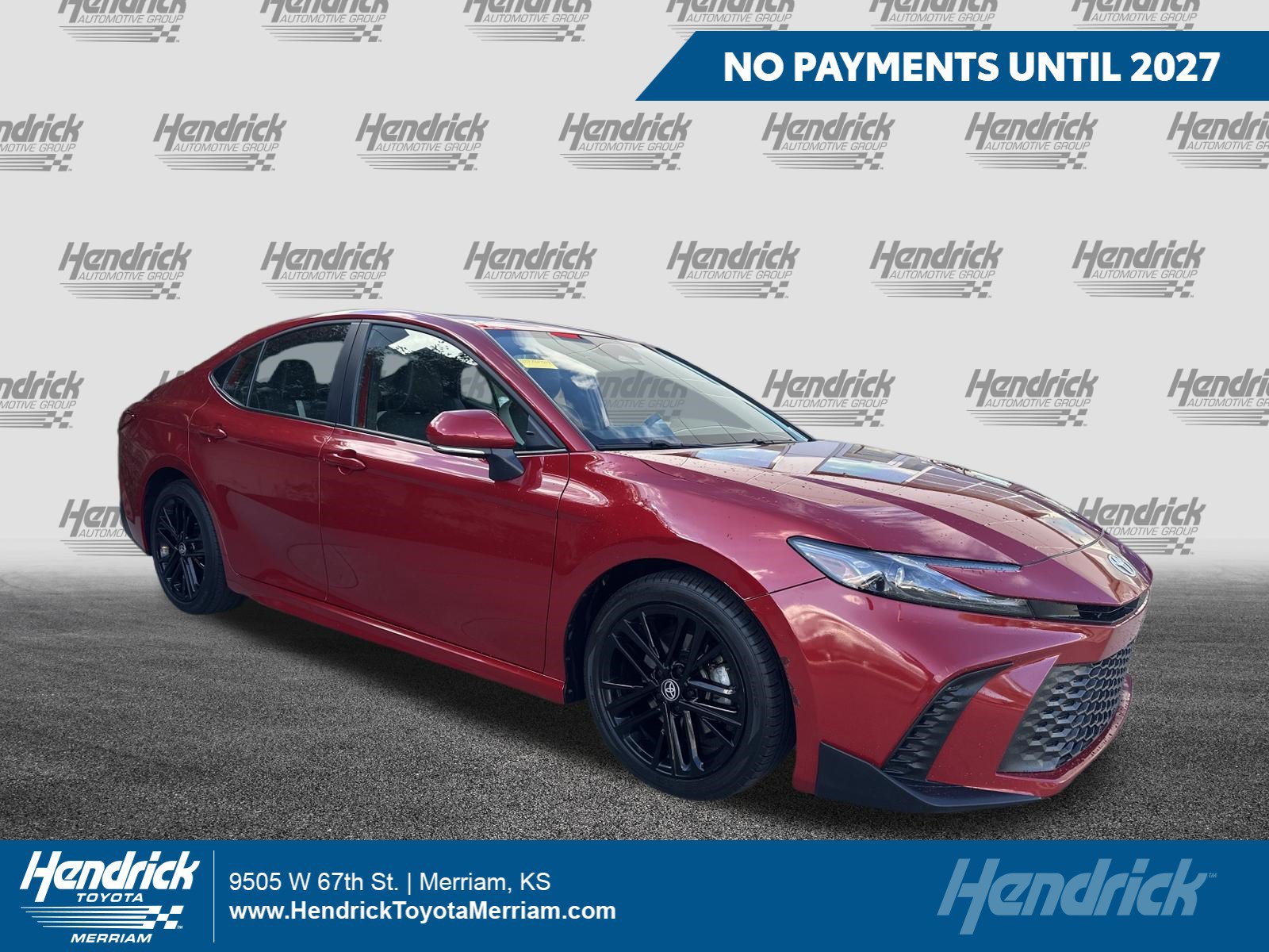 Used 2025 Toyota Camry SE FWD image 1