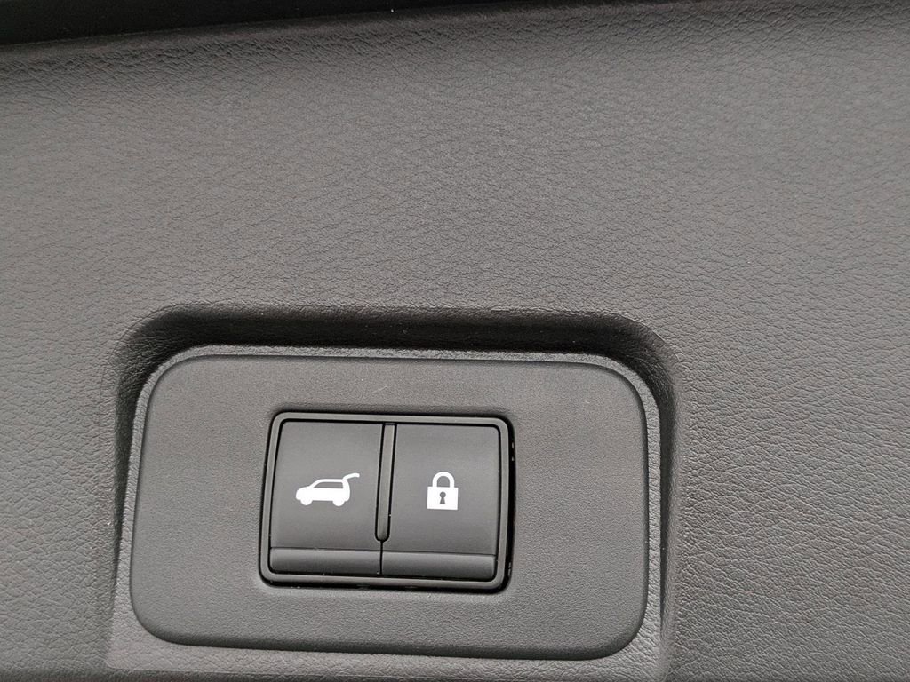 Used 2024 Nissan Rogue SV image 12