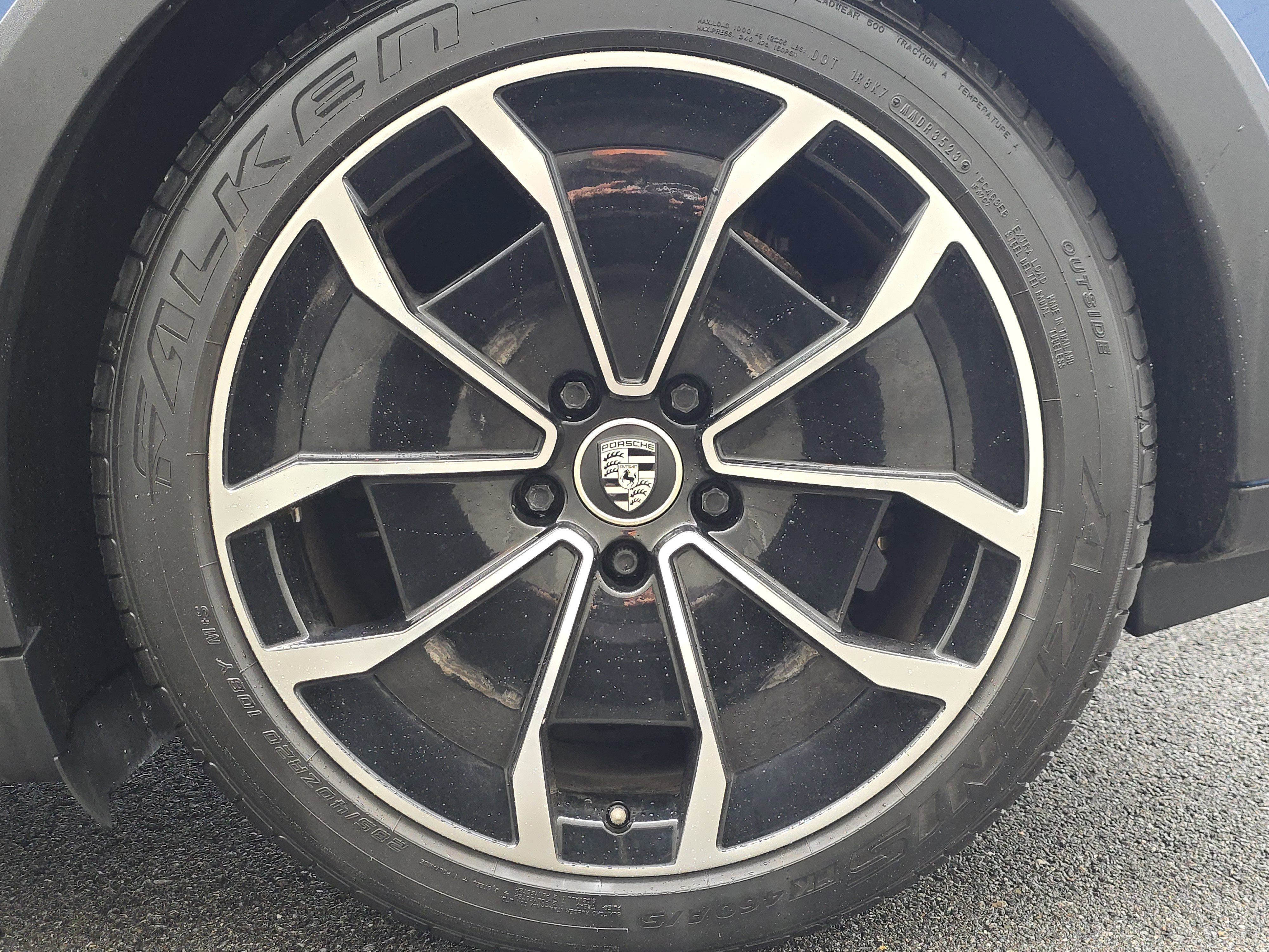 Certified 2021 Porsche Taycan 4 Cross Turismo image 27