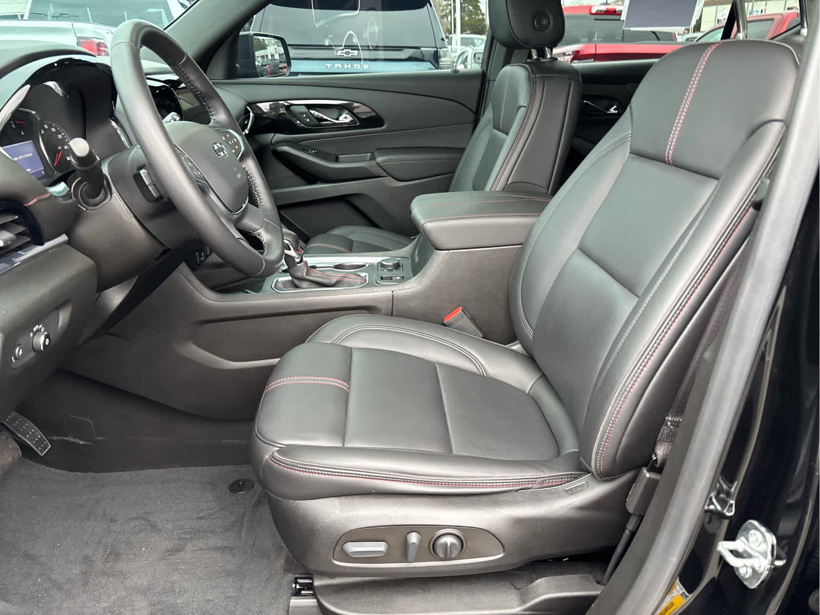 Certified 2022 Chevrolet Traverse RS w/ LPO, Floor Liner Package image 8