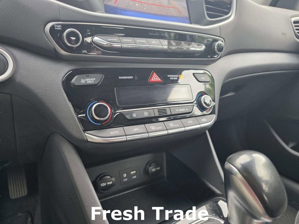 Used 2019 Hyundai Ioniq Plug-In Hybrid image 15