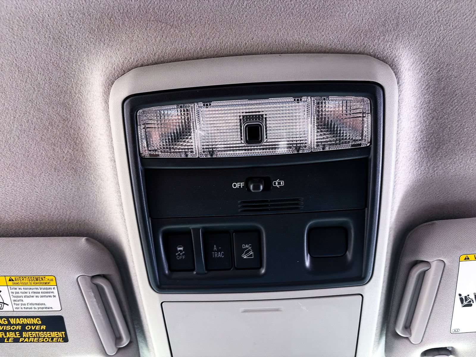Used 2018 Toyota 4Runner SR5 AWD/4WD image 4