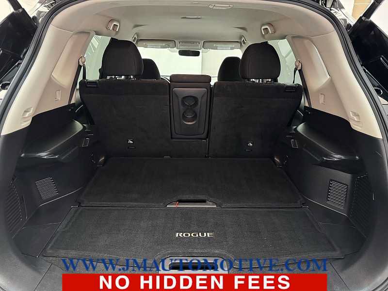 Used 2018 Nissan Rogue SV AWD/4WD image 16