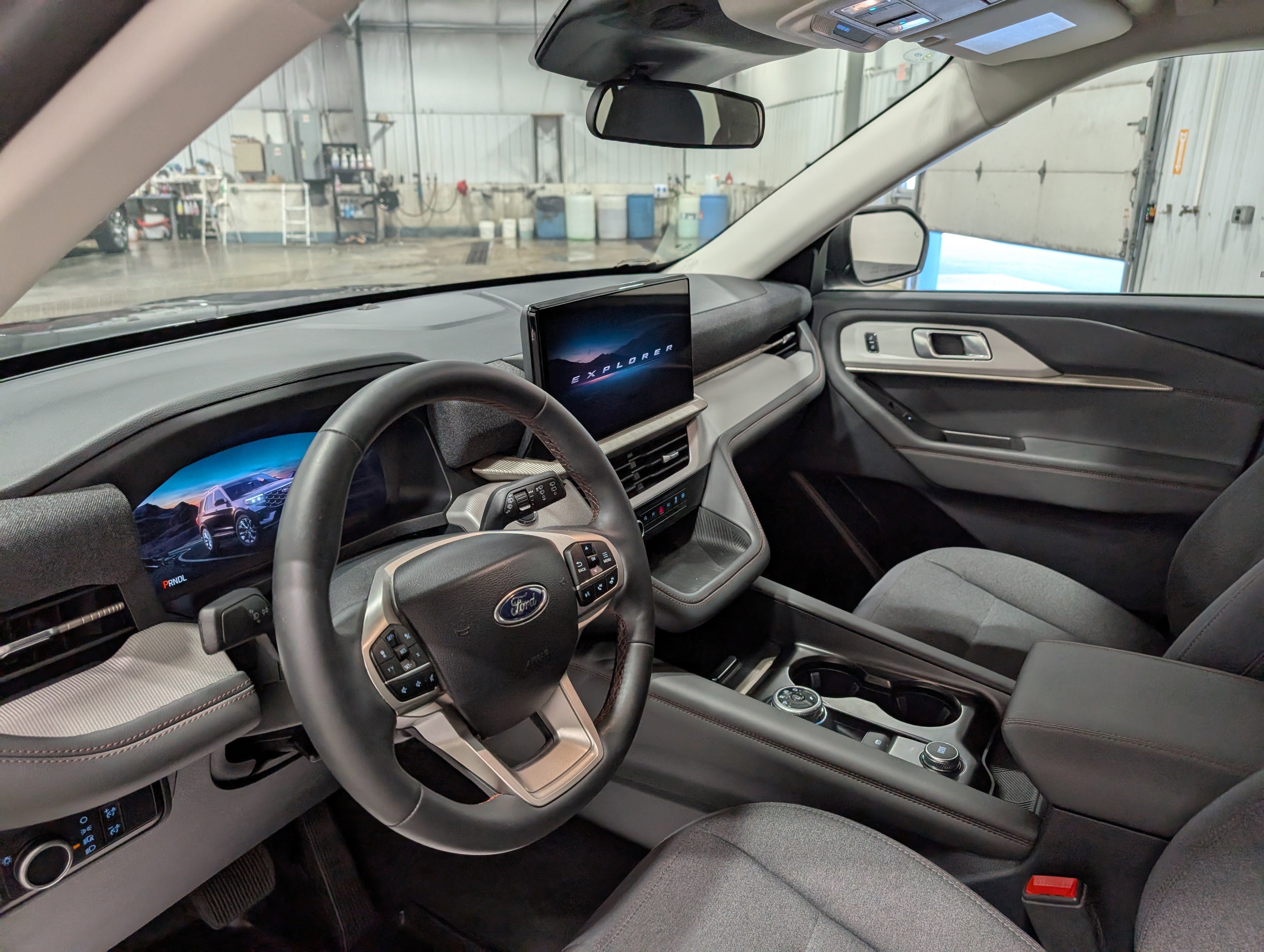 Used 2025 Ford Explorer Active image 15