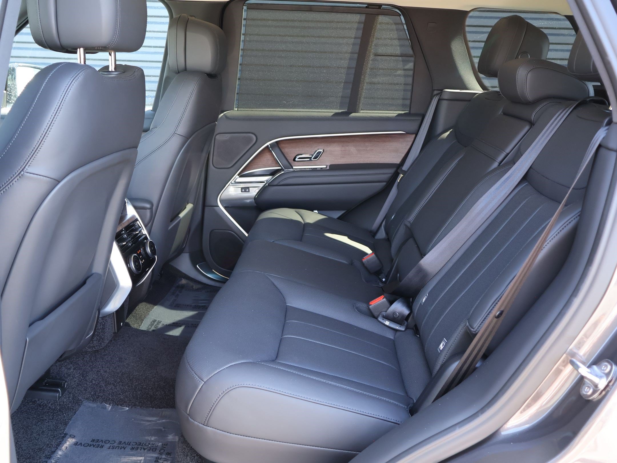 Used 2025 Land Rover Range Rover SE AWD/4WD image 29