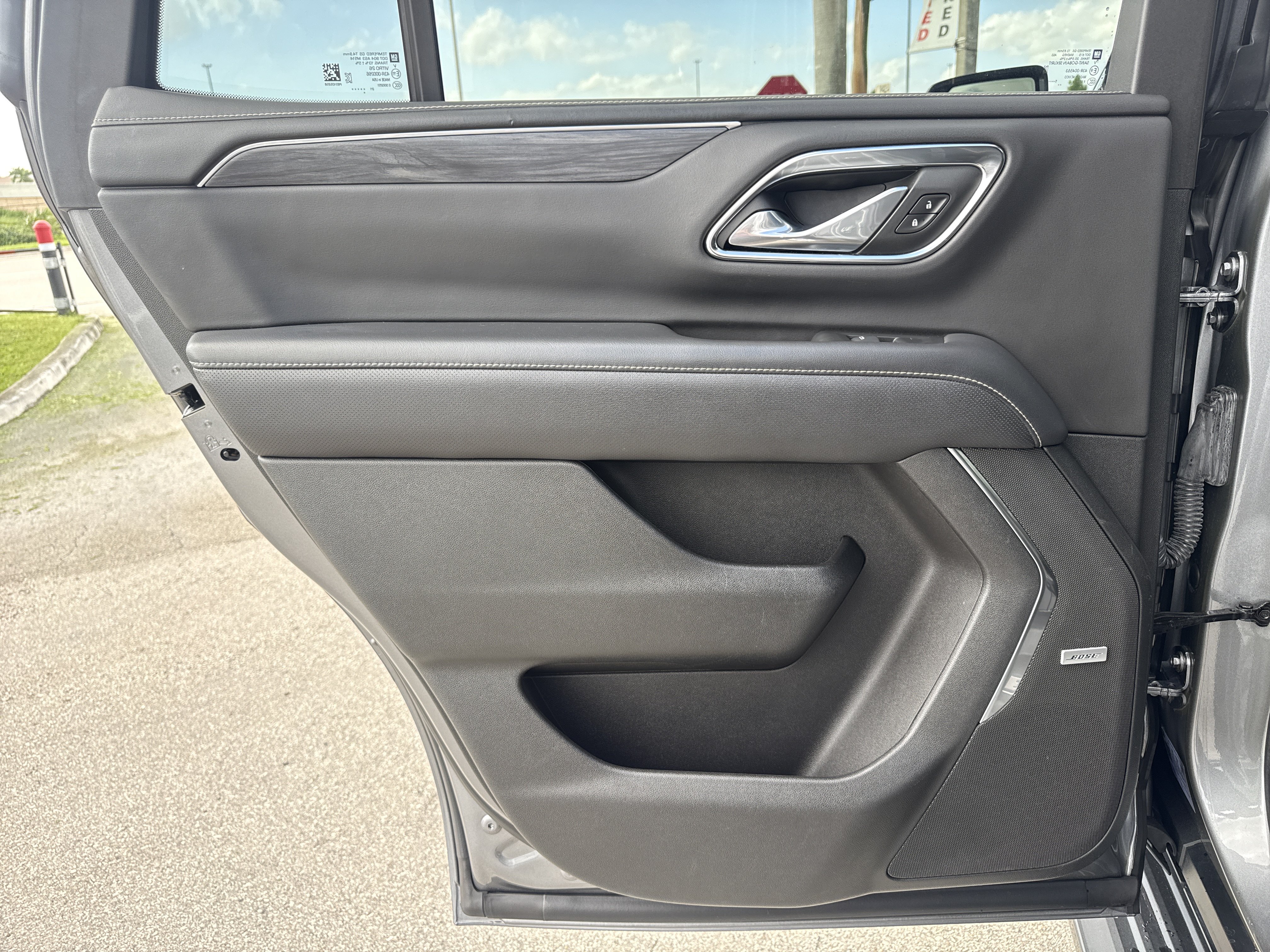 Used 2021 GMC Yukon SLT w/ SLT Premium Package RWD image 27