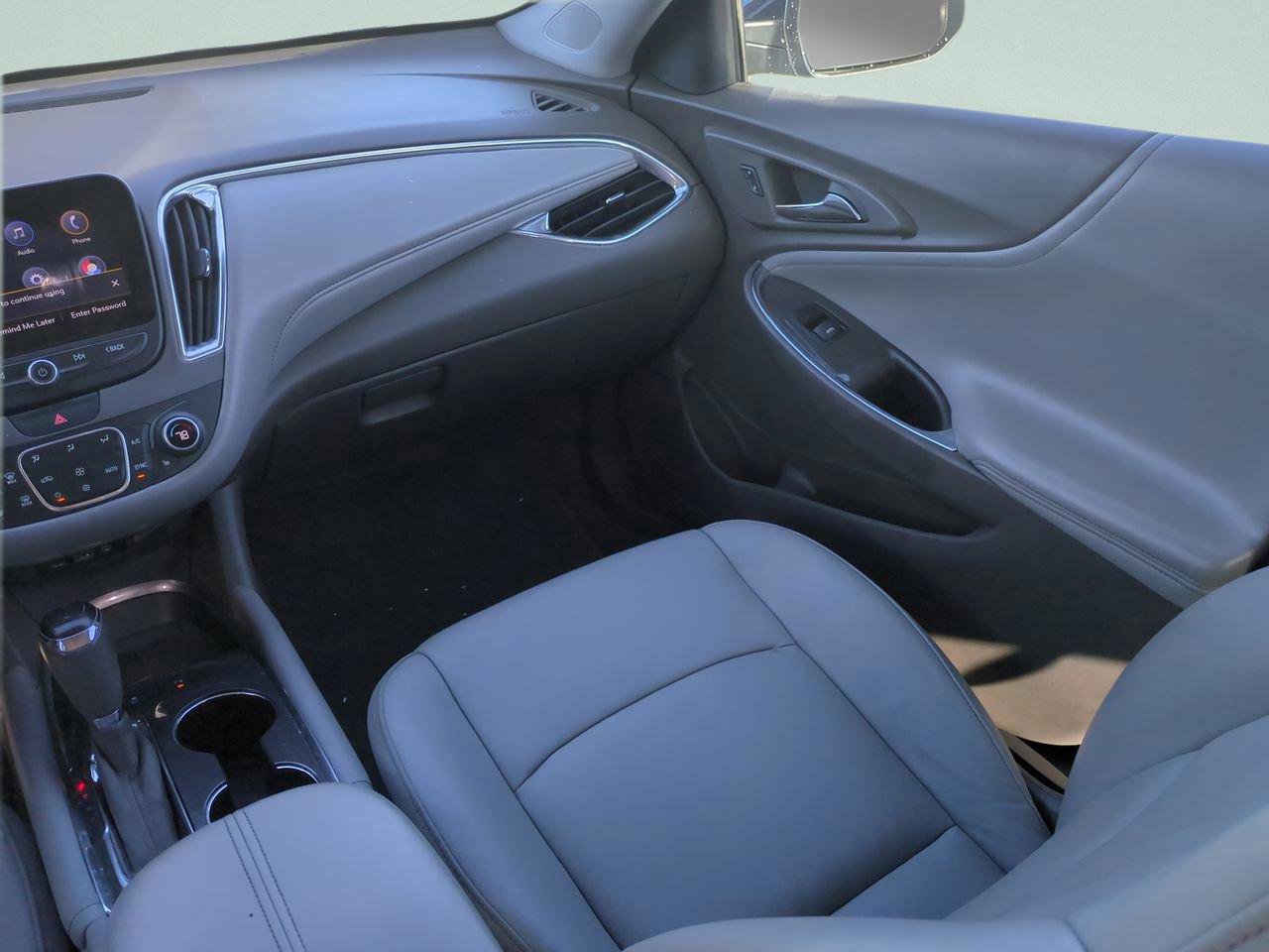 Used 2019 Chevrolet Malibu Hybrid w/ Leather Package image 13