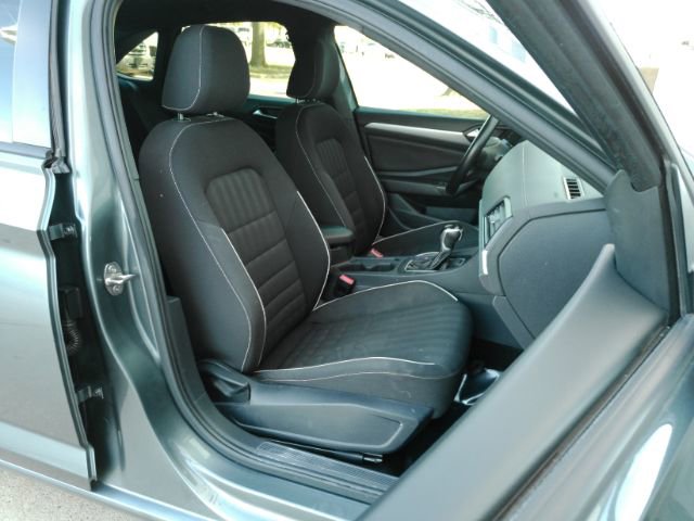 Used 2023 Volkswagen Jetta Sport image 17