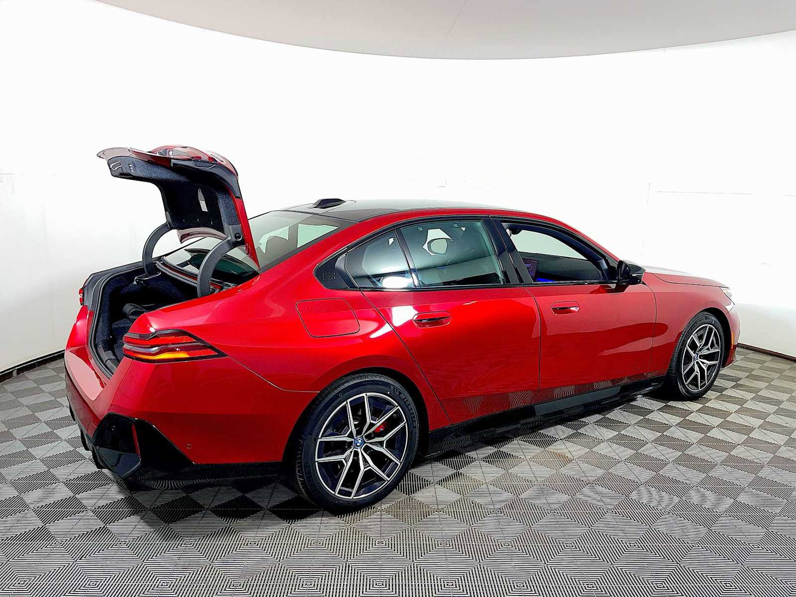 Used 2024 BMW i5 M60 w/ Premium Package image 23