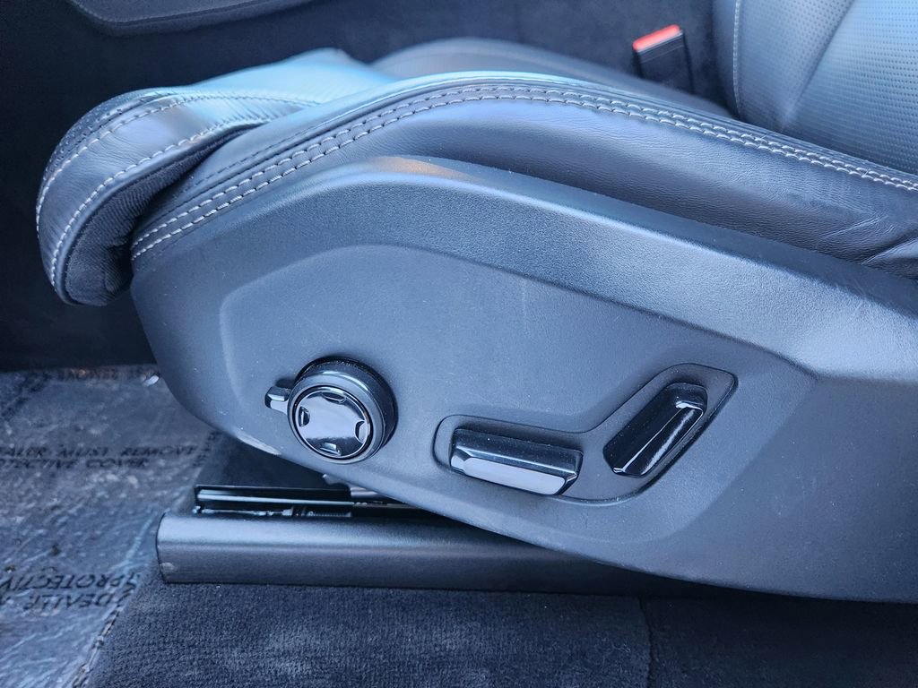 New 2025 Volvo XC90 T8 Ultra w/ Protection Package Premier image 8