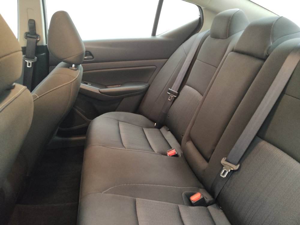 Used 2025 Nissan Altima 2.5 SV FWD image 18