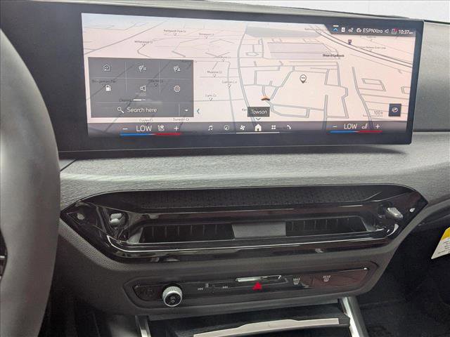 Used 2025 BMW 330i xDrive Sedan w/ Premium Package image 14