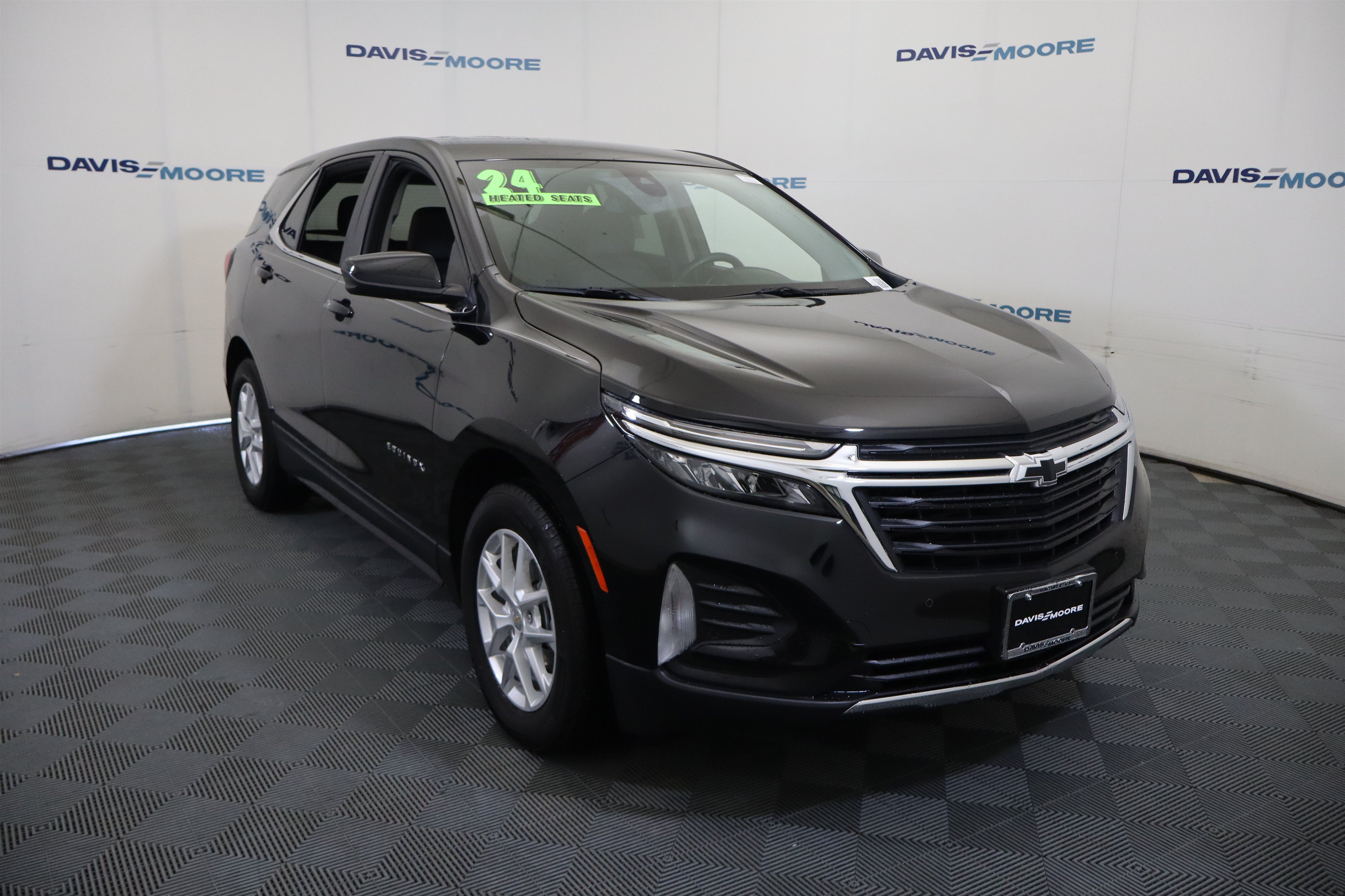 Used 2024 Chevrolet Equinox LT w/ LPO, Floor Liner Package FWD image 3