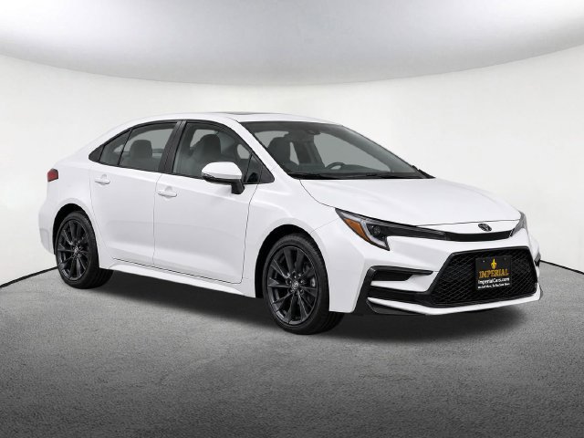 Used 2024 Toyota Corolla SE w/ SE Premium Package FWD image 2