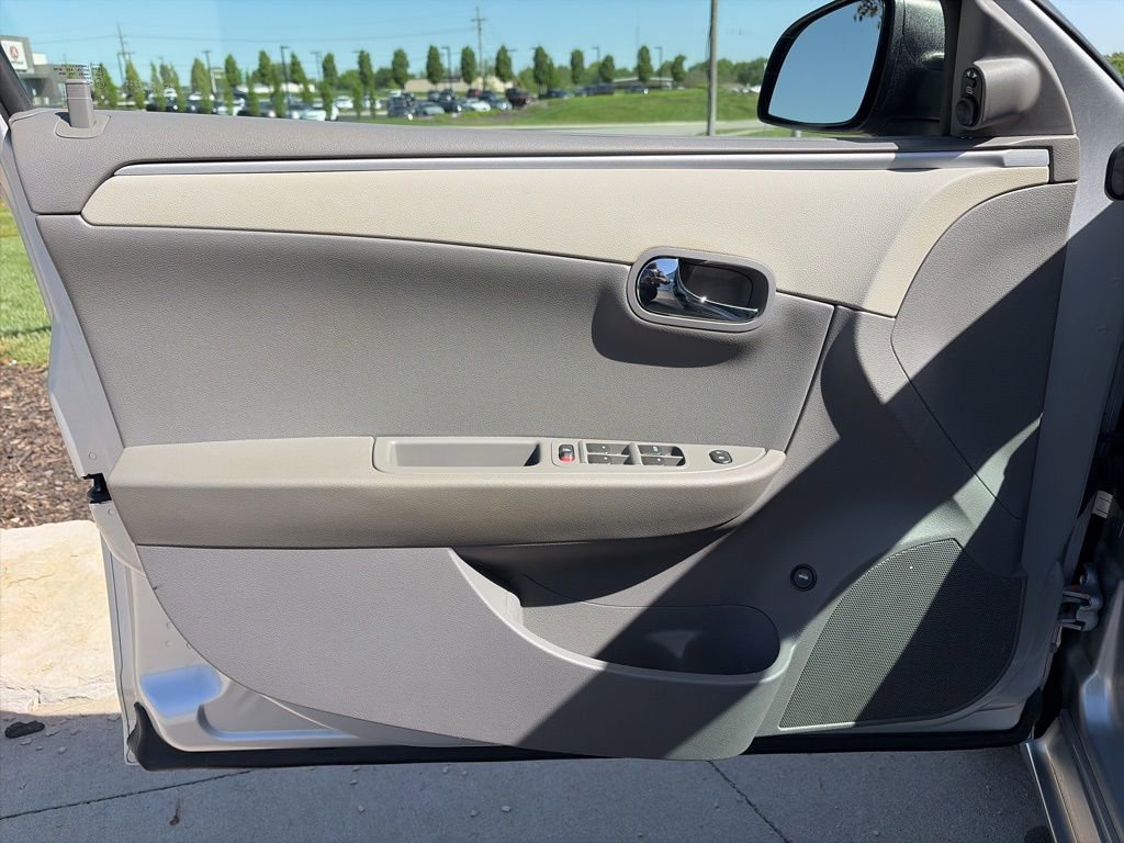 Used 2009 Chevrolet Malibu LS FWD image 36