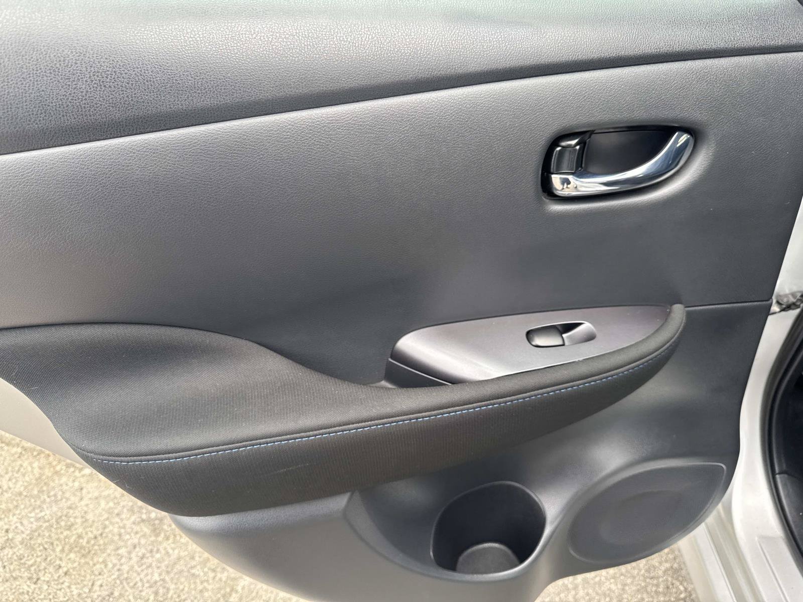 Used 2025 Nissan Leaf S FWD image 9