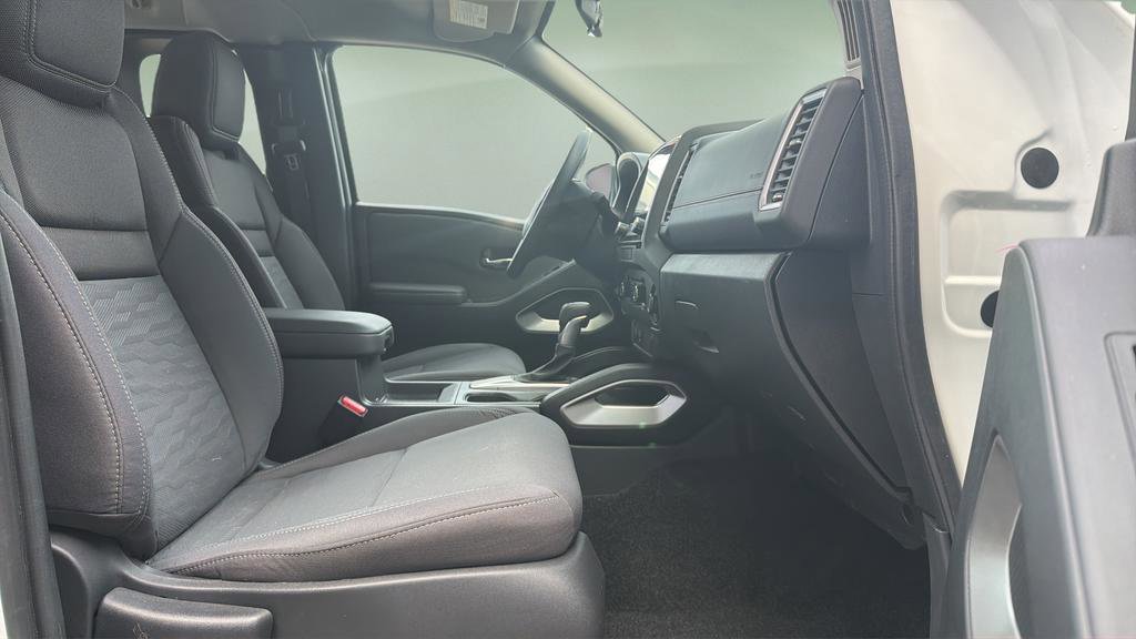 Certified 2024 Nissan Frontier SV w/ Technology Package AWD/4WD image 11