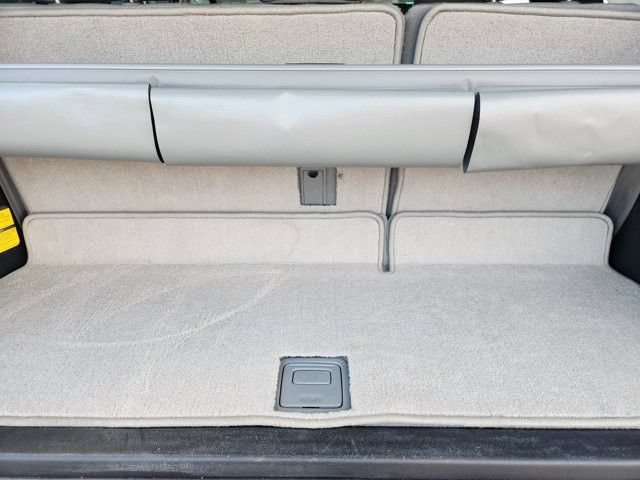 Used 2016 Toyota Sequoia Limited w/ Safety & Convenience Package RWD image 32