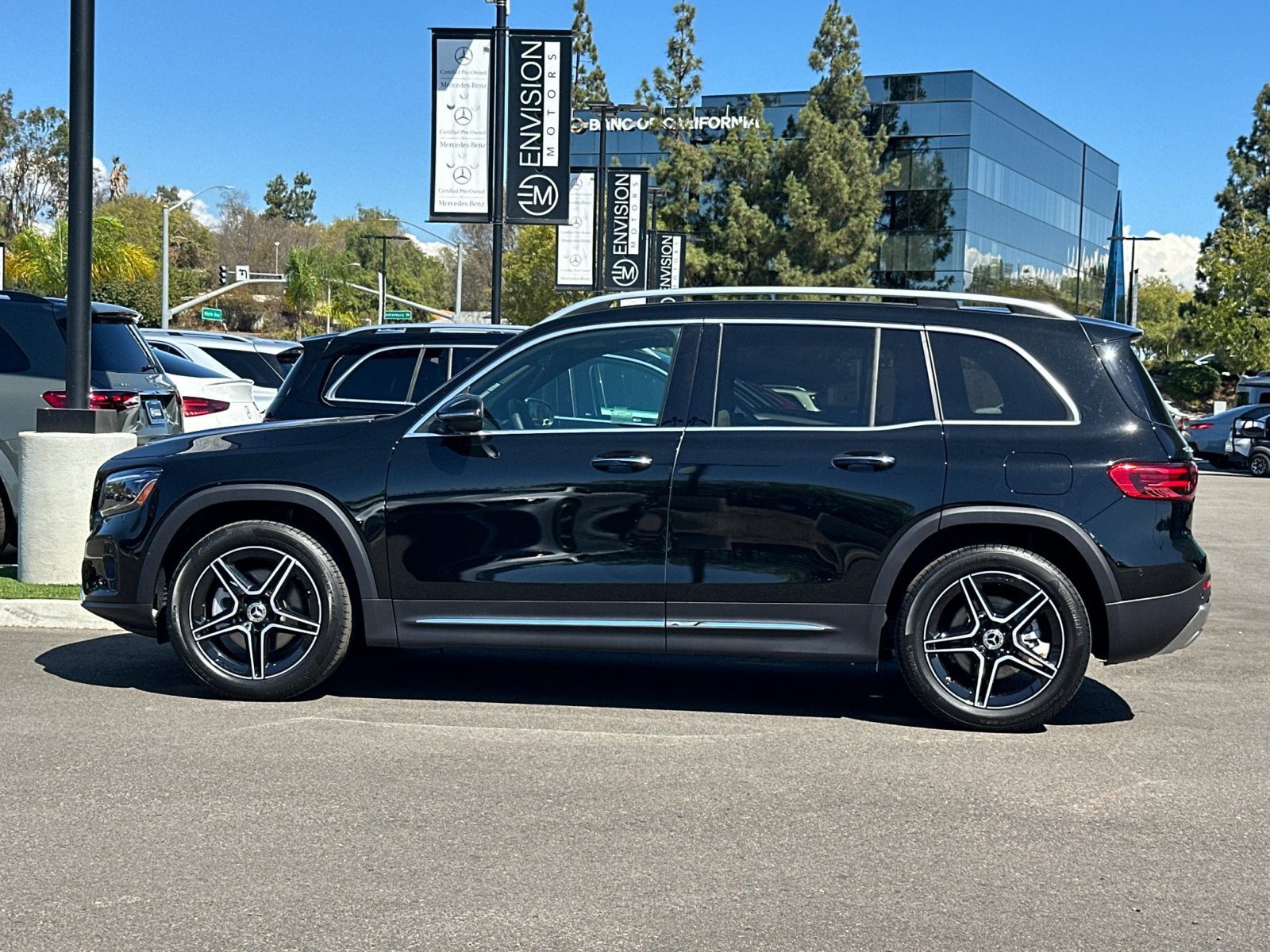 New 2026 Mercedes-Benz GLB 250 4MATIC image 6