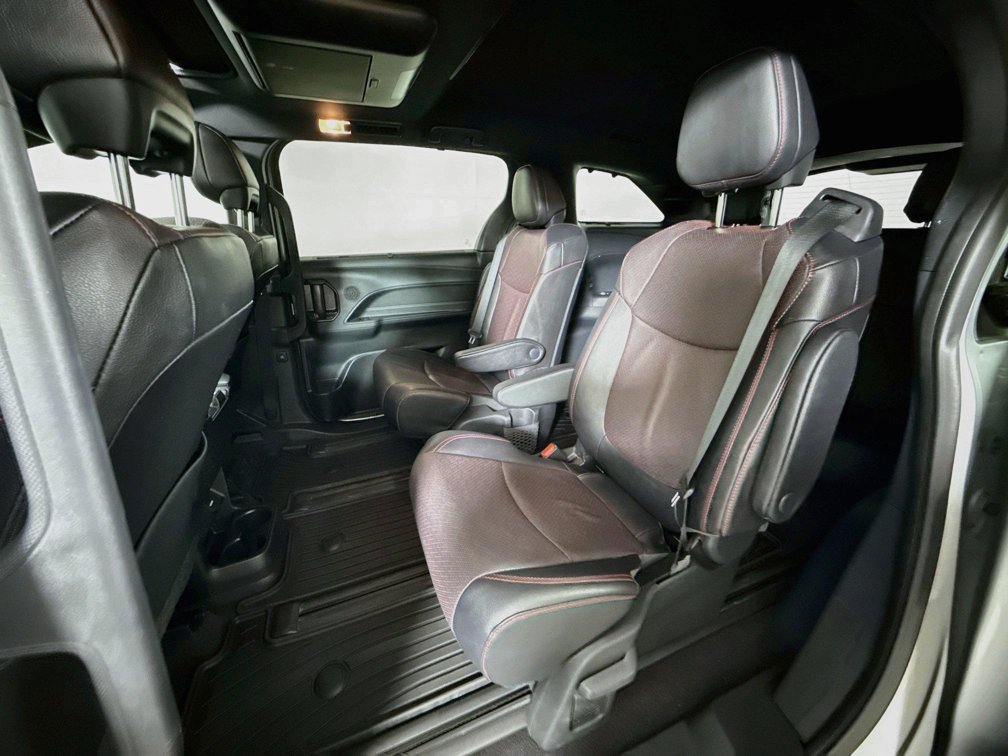 Certified 2025 Toyota Sienna XSE w/ XSE Premium Package AWD/4WD image 23