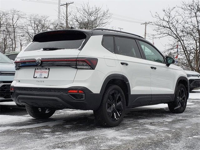 New 2026 Volkswagen Taos SE image 3