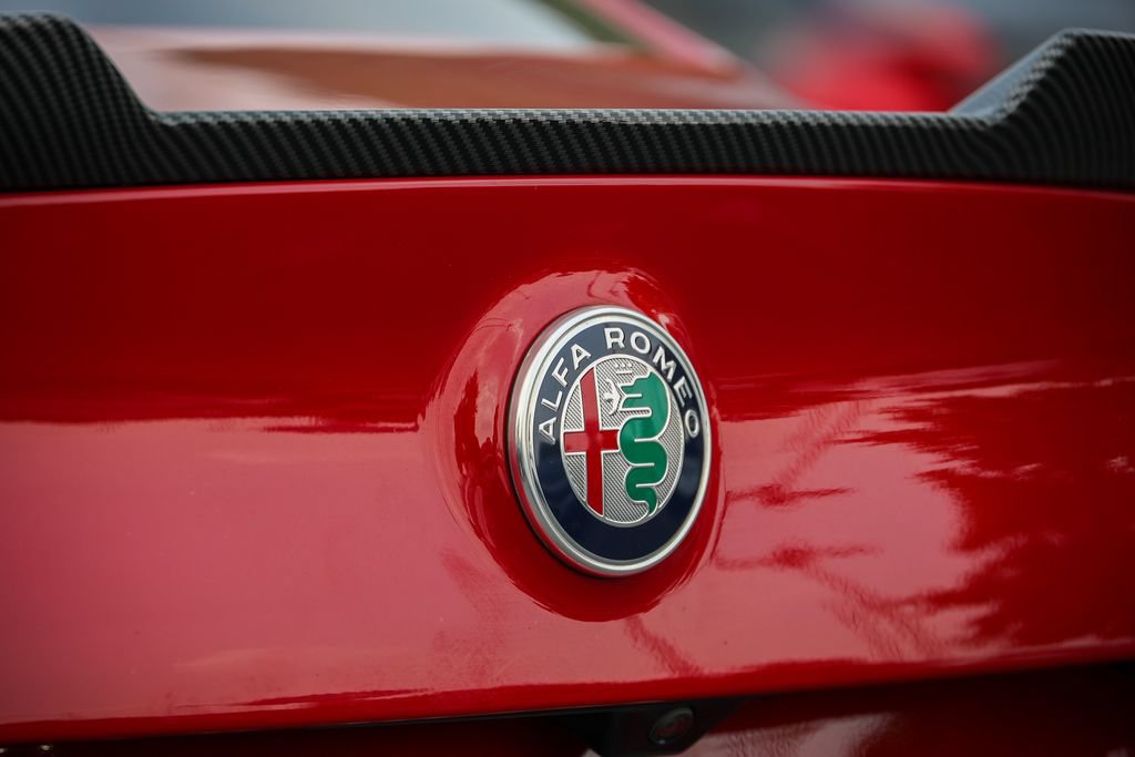 Used 2020 Alfa Romeo Giulia w/ Quick Order Package 22K Sport RWD image 38