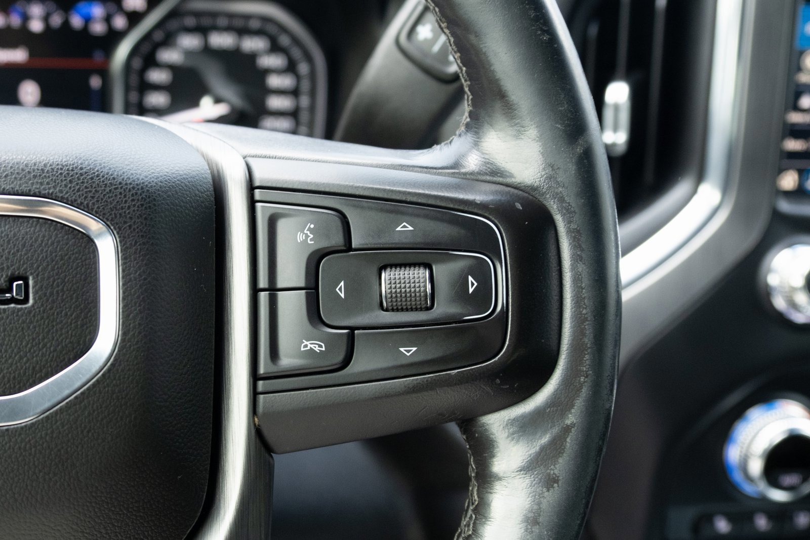 Used 2021 GMC Sierra 3500 Denali w/ Denali Black Diamond Edition image 8