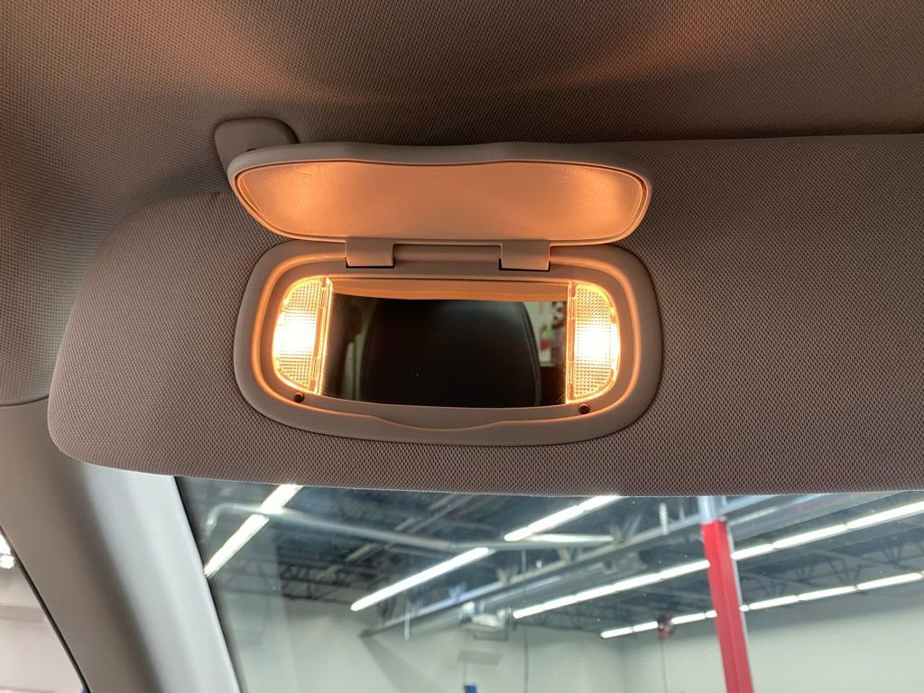 Used 2023 Chrysler Pacifica Limited image 30