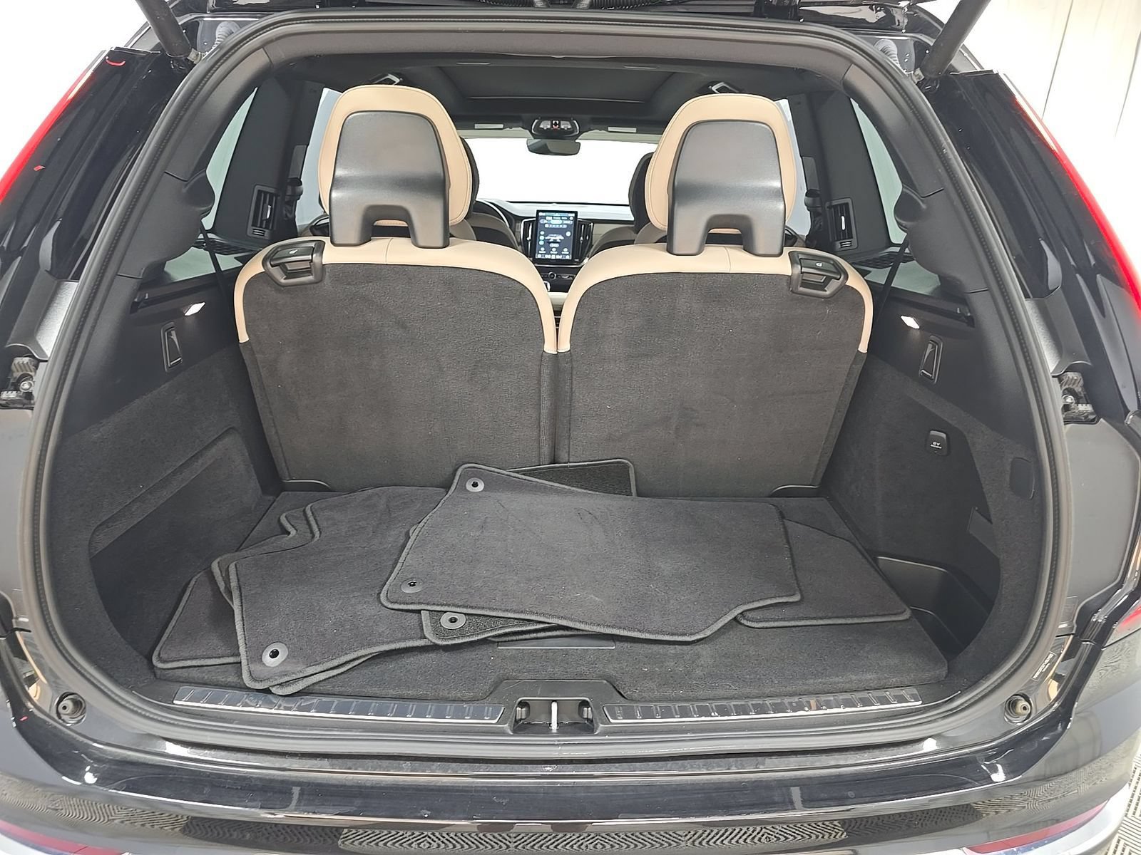 Used 2026 Volvo XC90 B5 Plus AWD/4WD image 16