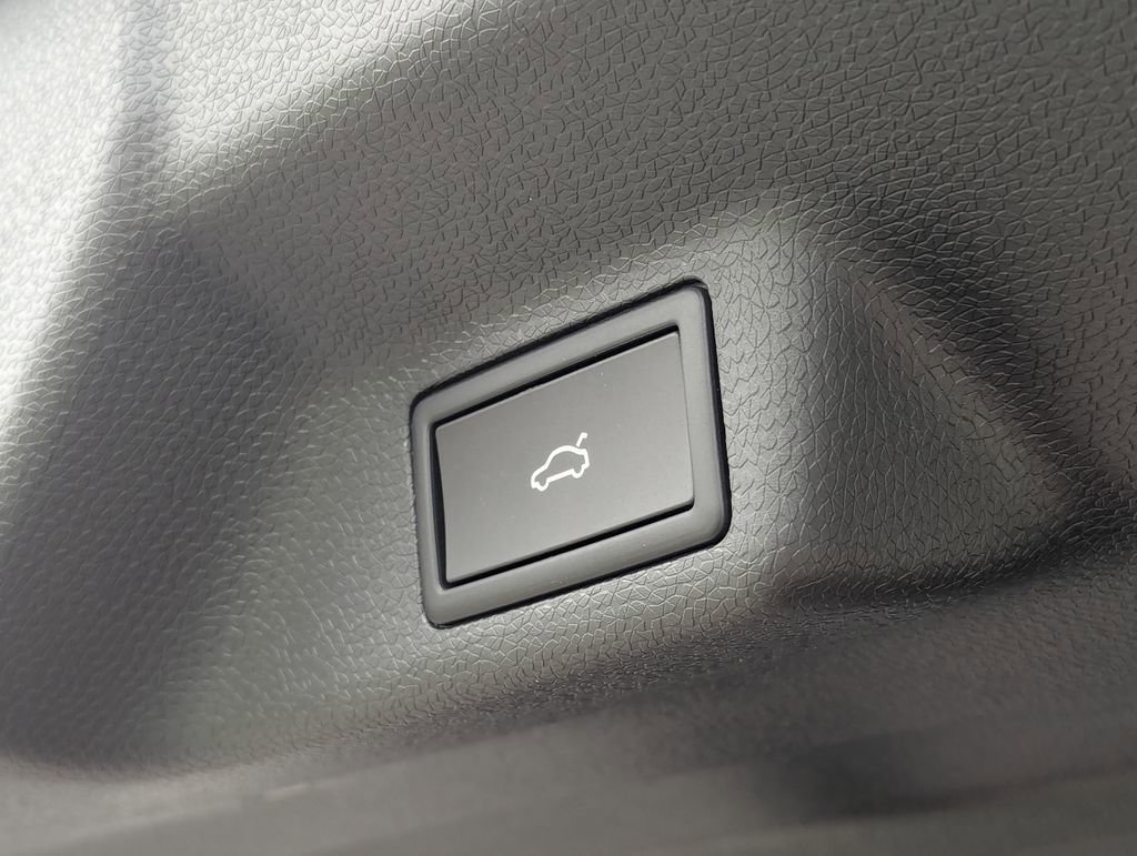 New 2025 Volkswagen ID. Buzz Pro S Plus AWD/4WD image 35